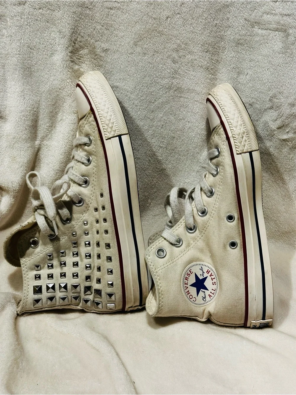 Converse Chuck Taylor All Star Hi Studded Canvas Sneakers Womens Size 7 White